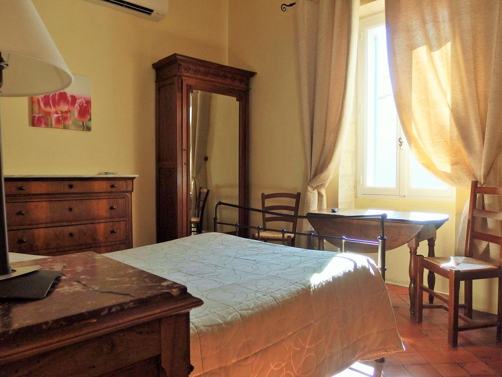 Au Saint Roch - Et Jardin Hotel